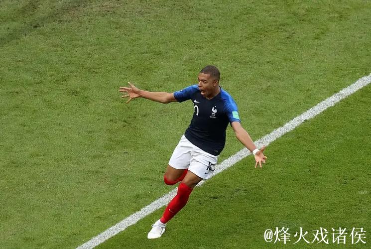 斯内德：姆巴佩会赢得2026年金球奖；没有人效力